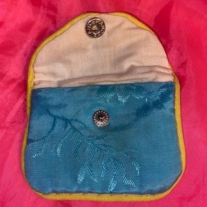 Small Vintage snap button case unbranded made in China ..